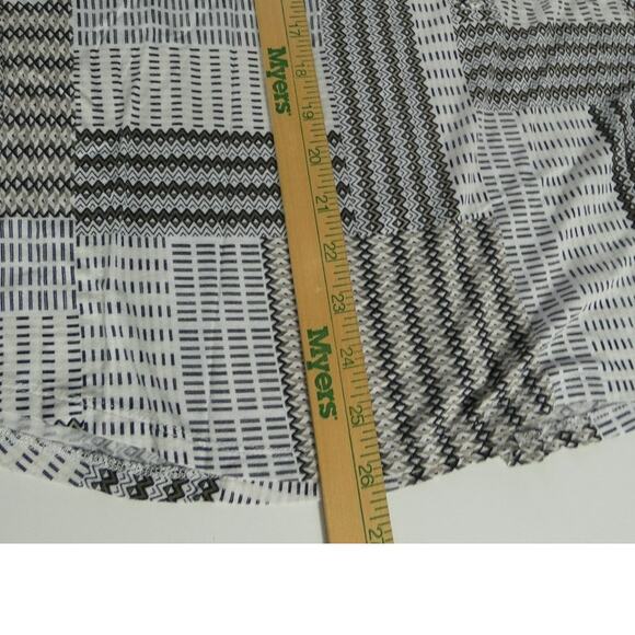 Dana Buchman XL Blouse V-Neck Rayon Geometric Design Casual Artsy Festival - Picture 5 of 8
